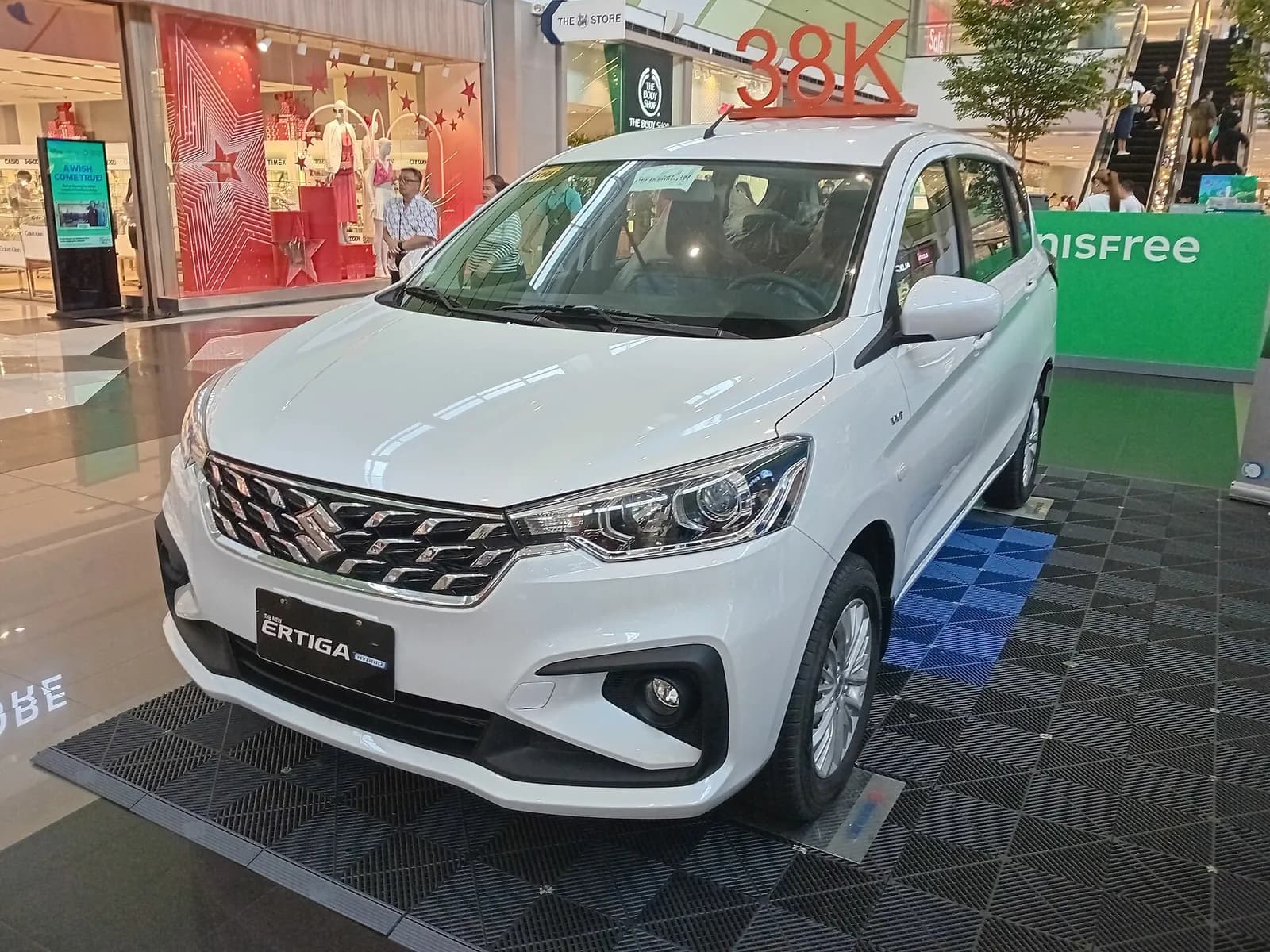 Maruti Suzuki Ertiga, front three quarter view