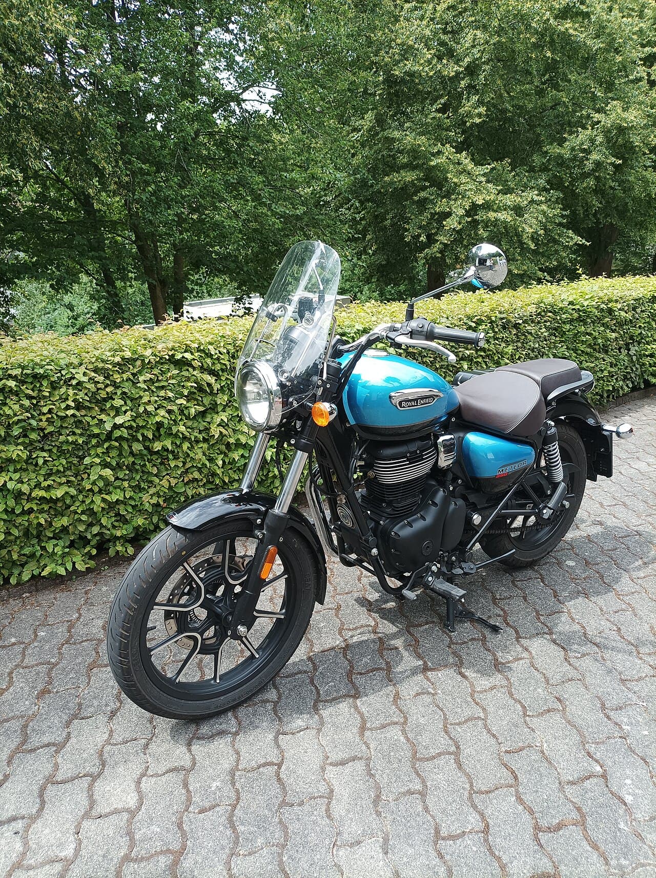 Royal Enfield Meteor 350 rental from Chandigarh